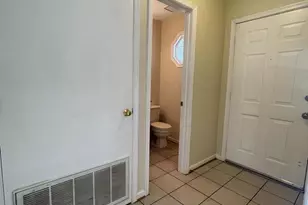405 Windsor Ridge Ct, Fredericksburg, VA 22405 - Photo 2