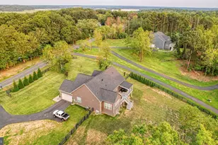 967 Mountain View Rd, Fredericksburg, VA 22406 - Photo 2