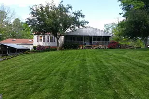 104 Holly Dr, Stafford, VA 22556 - Photo 2