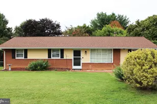 714 Culpeper St, Fredericksburg, VA 22405 - Photo 1