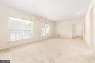 7 Dayton Cir, Fredericksburg, VA 22406 - Photo 2