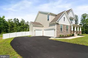 808 Long Meadow Dr, Fredericksburg, VA 22406 - Photo 2