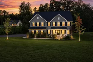 121 Lk Blf Ct, Fredericksburg, VA 22406 - Photo 2