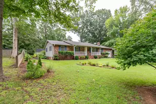4 Hamlin Dr, Fredericksburg, VA 22405 - Photo 2