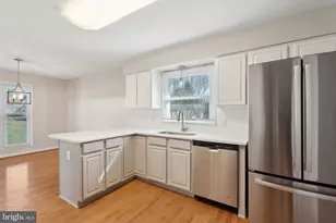 17 S Pointe Ln, Fredericksburg, VA 22405 - Photo 4