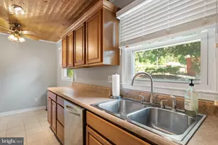 1404 Forbes St, Fredericksburg, VA 22405 - Photo 10