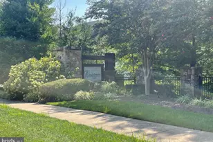 102 Bellingham Dr, Stafford, VA 22556 - Photo 2