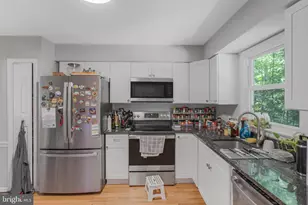 1703 Sherwood Dr, Fredericksburg, VA 22405 - Photo 10