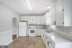 302 Barrie Pl, Fredericksburg, VA 22405 - Photo 20