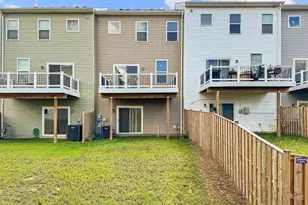 402 Honeyberry Ln, Fredericksburg, VA 22405 - Photo 32