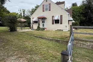 704 Henderson St, Fredericksburg, VA 22405 - Photo 4
