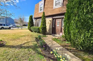 913 Spring Garden Ln, Virginia Beach, VA 23452 - Photo 4