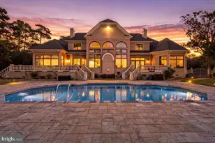 1249 Inlynnview Rd, Virginia Beach, VA 23454 - Photo 1