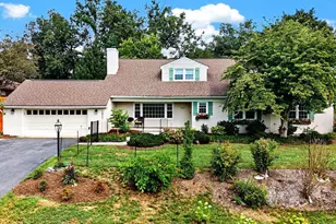 1817 Cherokee Rd, Waynesboro, VA 22980 - Photo 2