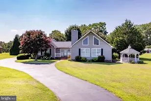 245 Nomini Bay Dr, Montross, VA 22520 - Photo 1