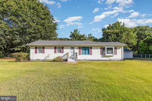 221 Clearview Dr, Colonial Beach, VA 22443 - Photo 1