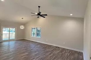 228 Dale Dr, Colonial Beach, VA 22443 - Photo 10