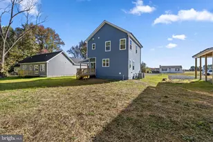 739 Lakeview Dr, Colonial Beach, VA 22443 - Photo 36