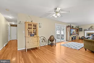 3504 Wakefield St, Colonial Beach, VA 22443 - Photo 8