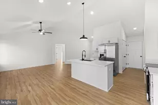 749 Lakeview Dr, Colonial Beach, VA 22443 - Photo 22
