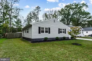 218 Circle Ln, Colonial Beach, VA 22443 - Photo 4
