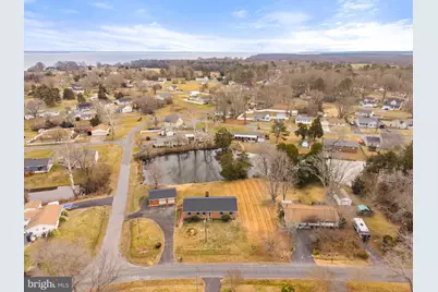 186 East Potomac Drive, Colonial Beach, VA 22443 - Photo 2