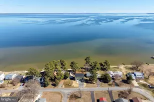 54 Shore Dr, Colonial Beach, VA 22443 - Photo 1