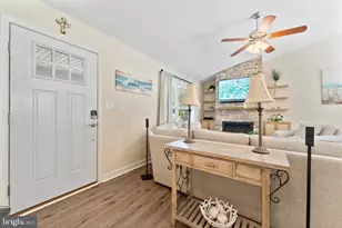 305 Cedar Ln, Colonial Beach, VA 22443 - Photo 6