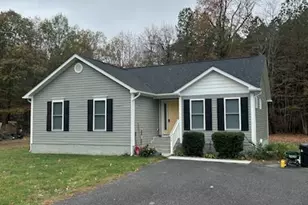 435 Wakefield Dr, Colonial Beach, VA 22443 - Photo 1