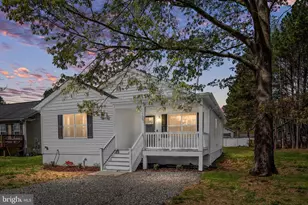 669 Lakeview Dr, Colonial Beach, VA 22443 - Photo 2