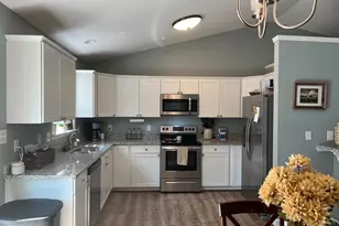346 Brooks Dr, Colonial Beach, VA 22443 - Photo 6
