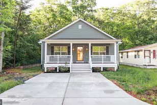 230 12th St, Colonial Beach, VA 22443 - Photo 1