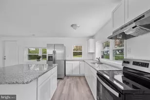 1058 Shore Dr, Colonial Beach, VA 22443 - Photo 12