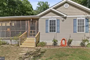 262 Rolando Dr, Colonial Beach, VA 22443 - Photo 4