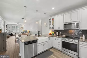 415 Lossing Ave, Colonial Beach, VA 22443 - Photo 10