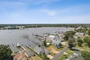301 Bancroft Ave, Colonial Beach, VA 22443 - Photo 6