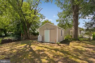 301 Bancroft Ave, Colonial Beach, VA 22443 - Photo 12