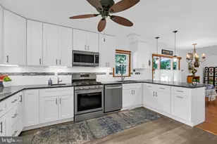 292 Sea Horse Dr, Colonial Beach, VA 22443 - Photo 8