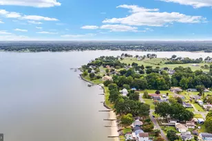 62 Shore Dr, Colonial Beach, VA 22443 - Photo 8