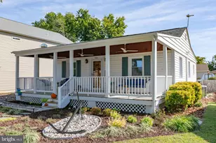 728 Marshall Ave, Colonial Beach, VA 22443 - Photo 2