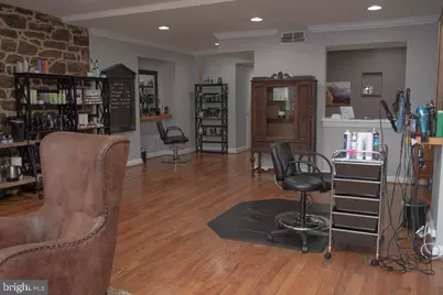 141 W Boscawen, Winchester, VA 22601 - Photo 4