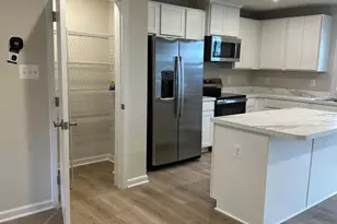 645 Laurelwood Cir, Winchester, VA 22601 - Photo 4