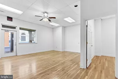 7 W Piccadilly Street #9, Winchester, VA 22601 - Photo 4