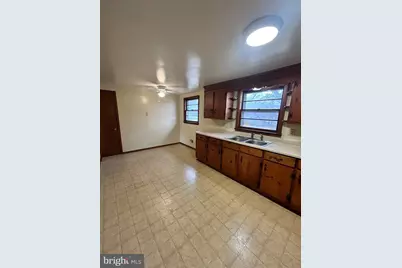 136 Locust Avenue, Winchester, VA 22601 - Photo 6