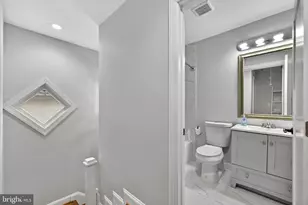 25 W Southwerk St, Winchester, VA 22601 - Photo 34