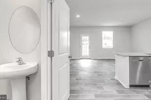 429 Tevis St, Winchester, VA 22601 - Photo 10