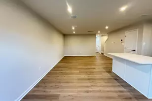 647 Laurelwood Cir, Winchester, VA 22601 - Photo 4