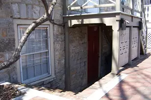 403 Braddock Street S, Winchester, VA 22601 - Photo 2