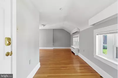142 N Washington Street #7, Winchester, VA 22601 - Photo 2