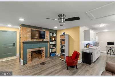 135 S Kent Street #202, Winchester, VA 22601 - Photo 2